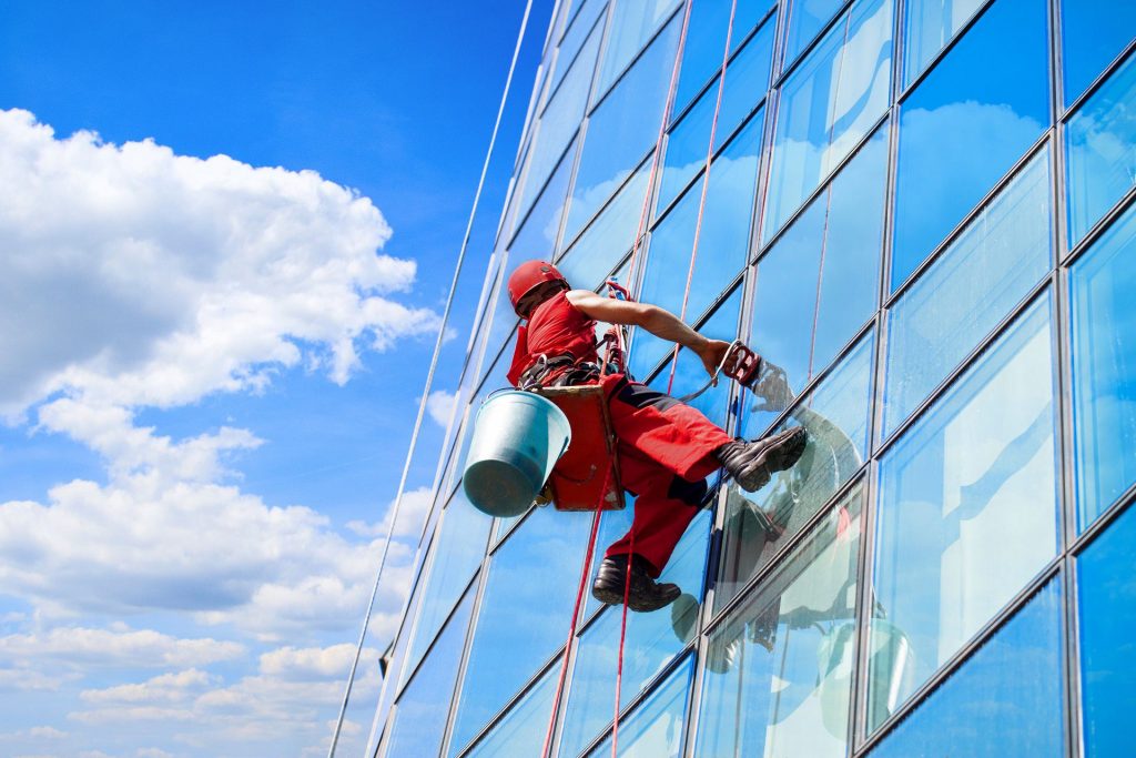 Features of industrial mountaineering for commercial real estate